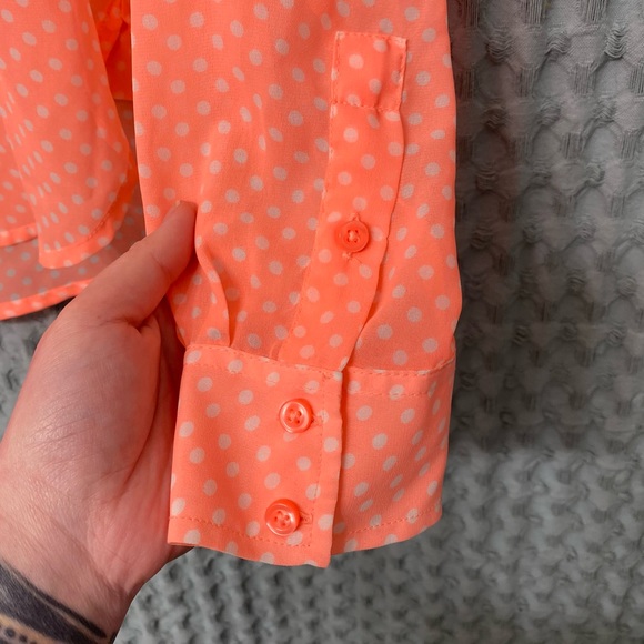 🌈5/$25 BUNDLE! 🦅AEO American Eagle Outfitters neon coral polkadot sheer blouse - Picture 5 of 8